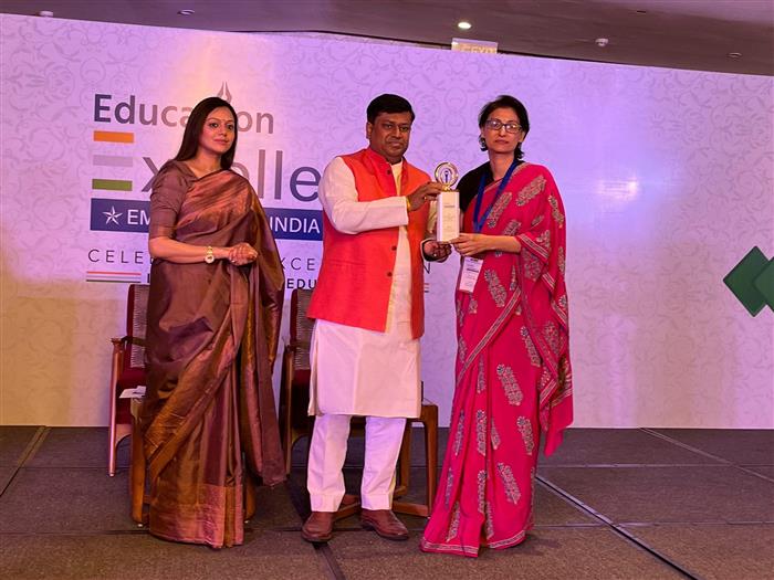 AVM Ahmedabad has been recognized as one of India’s top schools empowering the underprivileged by Dr. Sukanta Majumdar, Hon’ble State Education Minister, Government of India. 